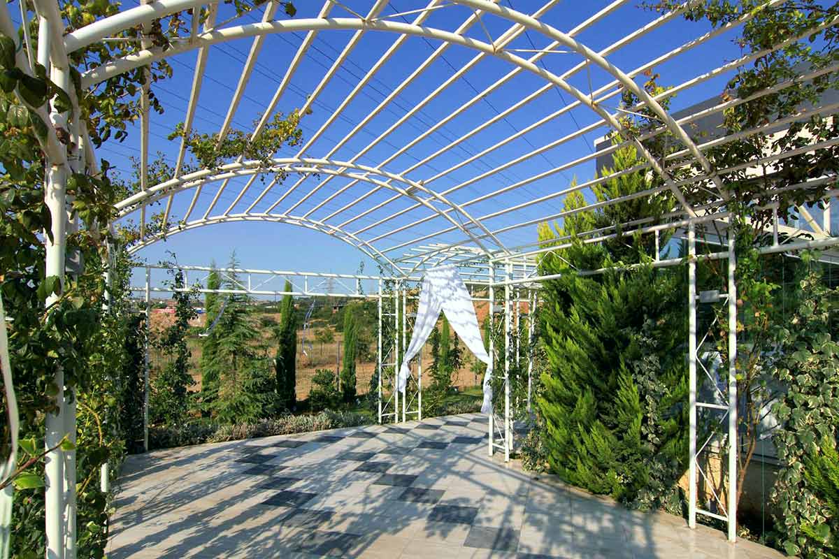 O Kipos Ton Nymfon  portfolio