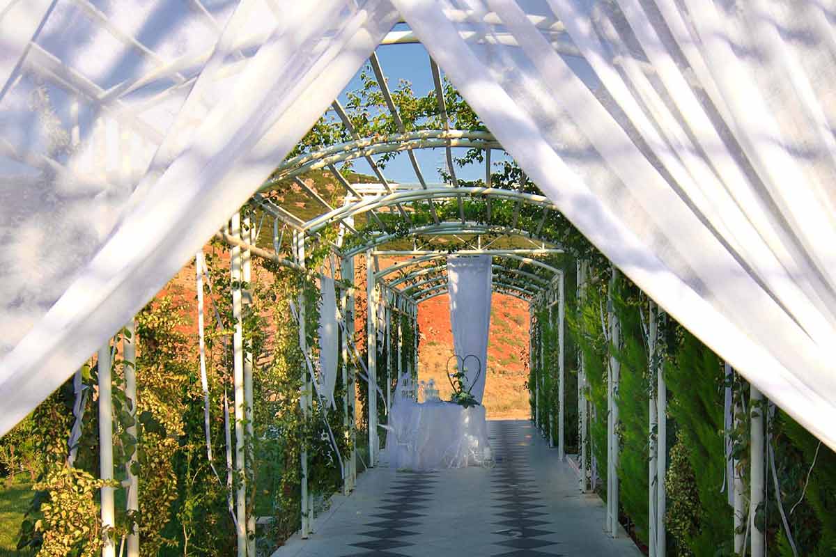 O Kipos Ton Nymfon  portfolio